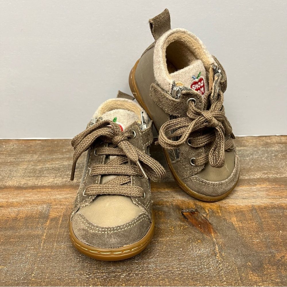 Shoo Pom Green/Brown Kids Sneakers With Laces & Fuzzy Lining- Size 21